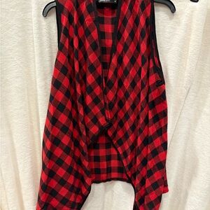 Like New 3XL (fits like 2xl) Red and Black Checkered Vest